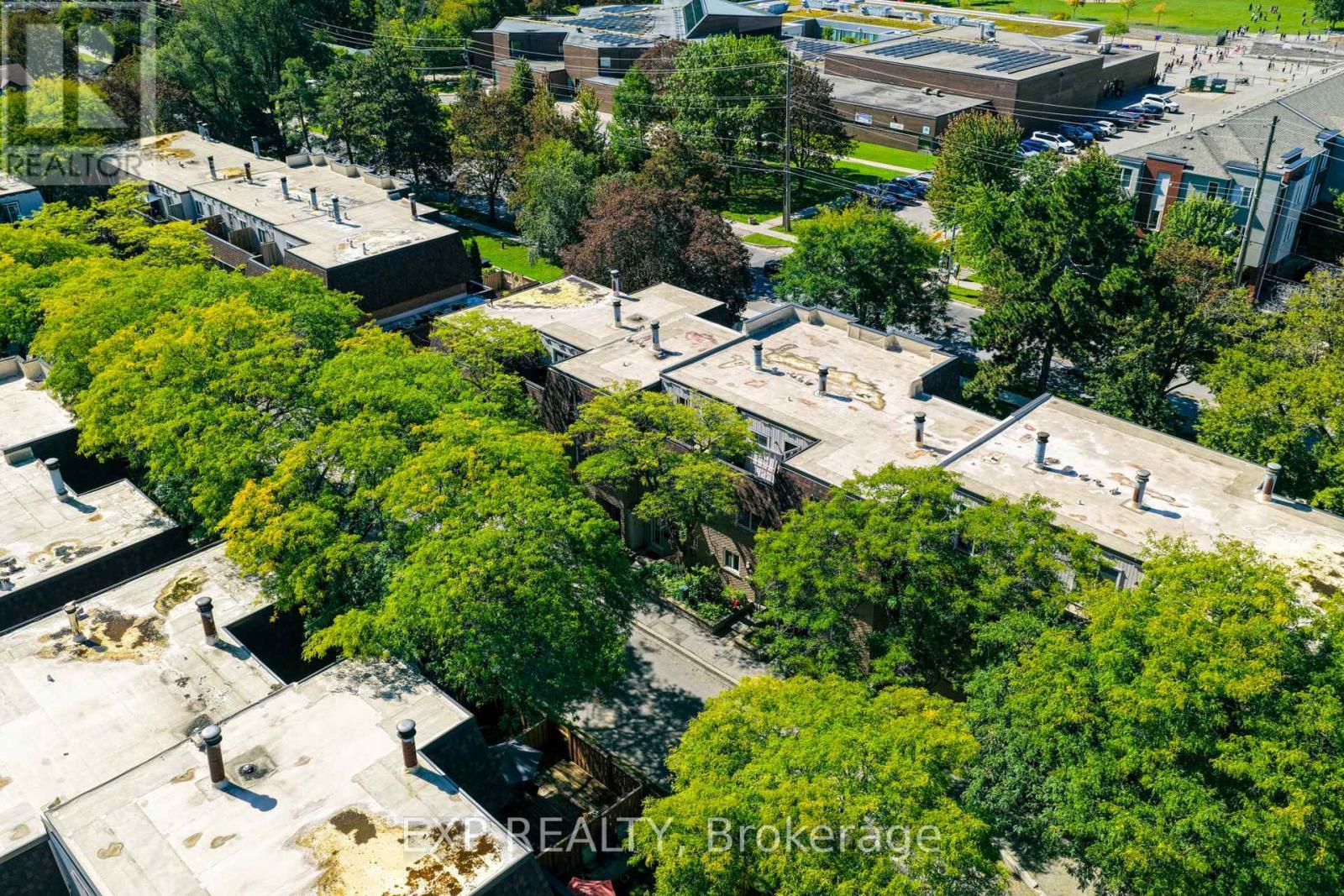 8 - 275 Manse Road, Toronto, ON
