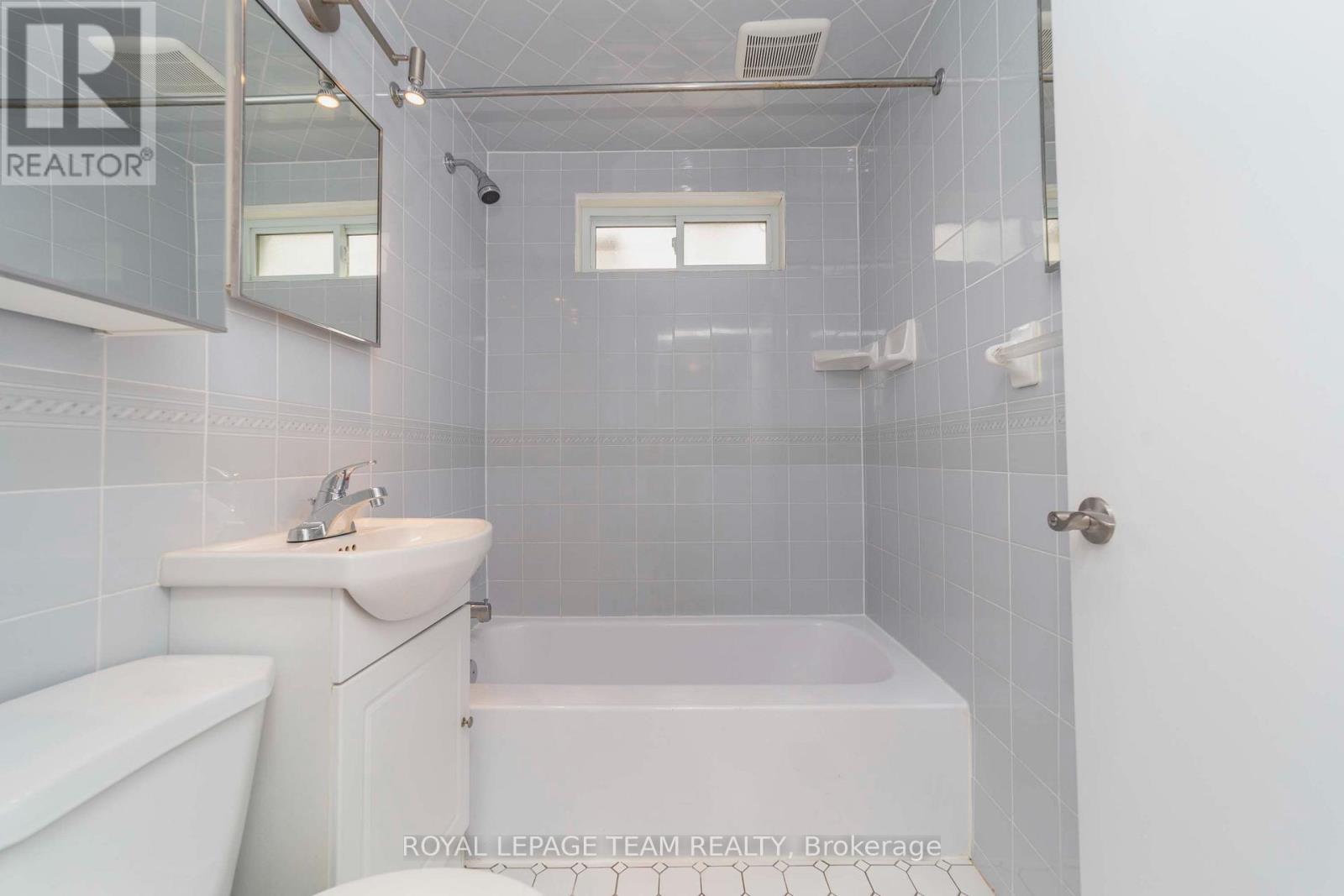 Unit 1 - Bathroom - 676 Borthwick Avenue, Ottawa, ON
