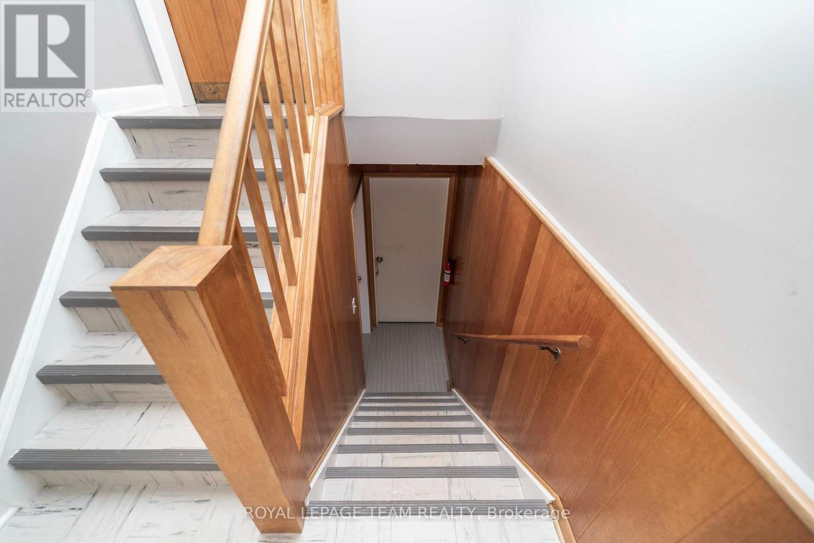 Building Foyer - 676 Borthwick Avenue, Ottawa, ON