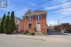 8 TRAFALGAR STREET St. Catharines (Downtown), ON L2R 3L7