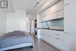 3509 - 318 RICHMOND STREET W Toronto, ON M5V 0B4