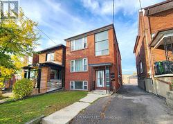 1 - 388 WINONA DRIVE Toronto, ON M6C 3T5