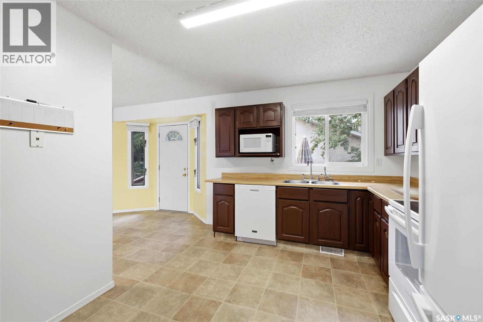 87 Vernon Crescent, Regina, SK