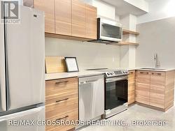 1B - 3333 DUNDAS STREET W Toronto, ON M6P 2A6