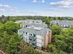 #112-894 Vernon Ave Saanich, BC V8X 2W6
