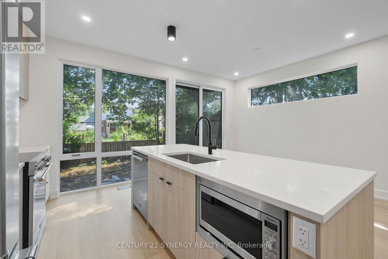 Built in microwave with trim kit - 83 Boyce Avenue, Ottawa, ON