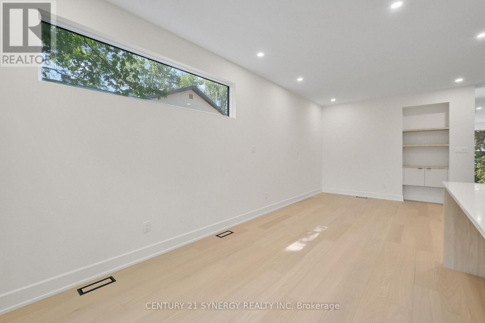 Dining area with added privacy window - 83 Boyce Avenue, Ottawa, ON