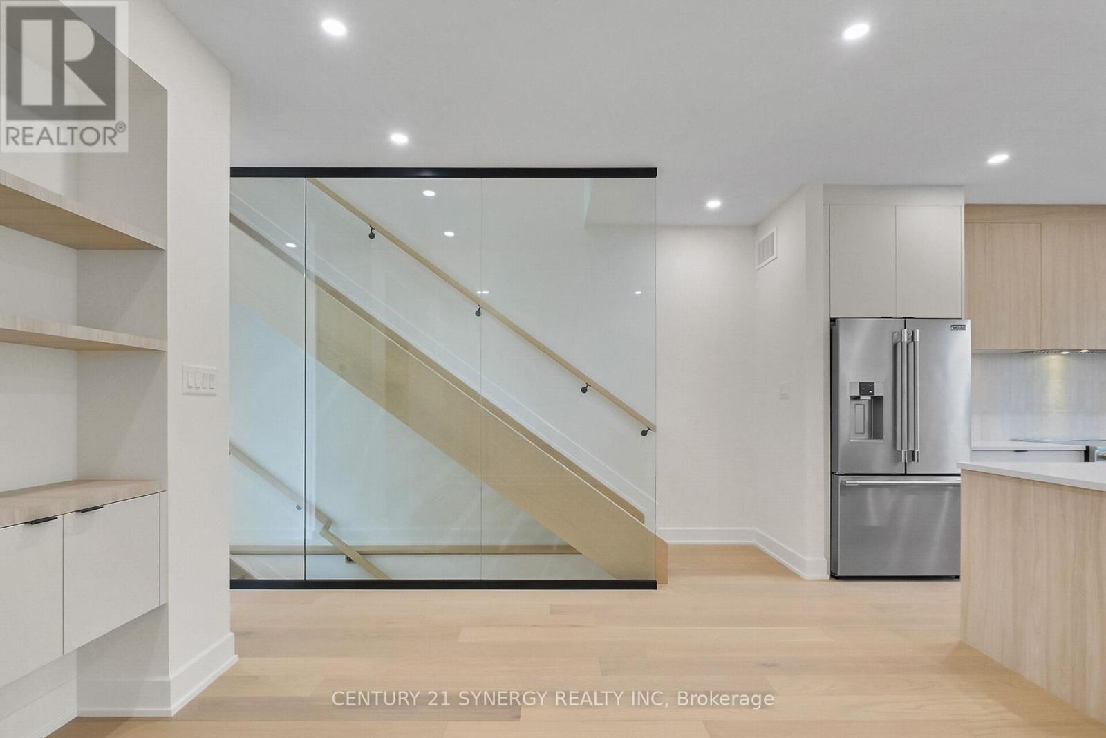 Glass stair guard - 83 Boyce Avenue, Ottawa, ON