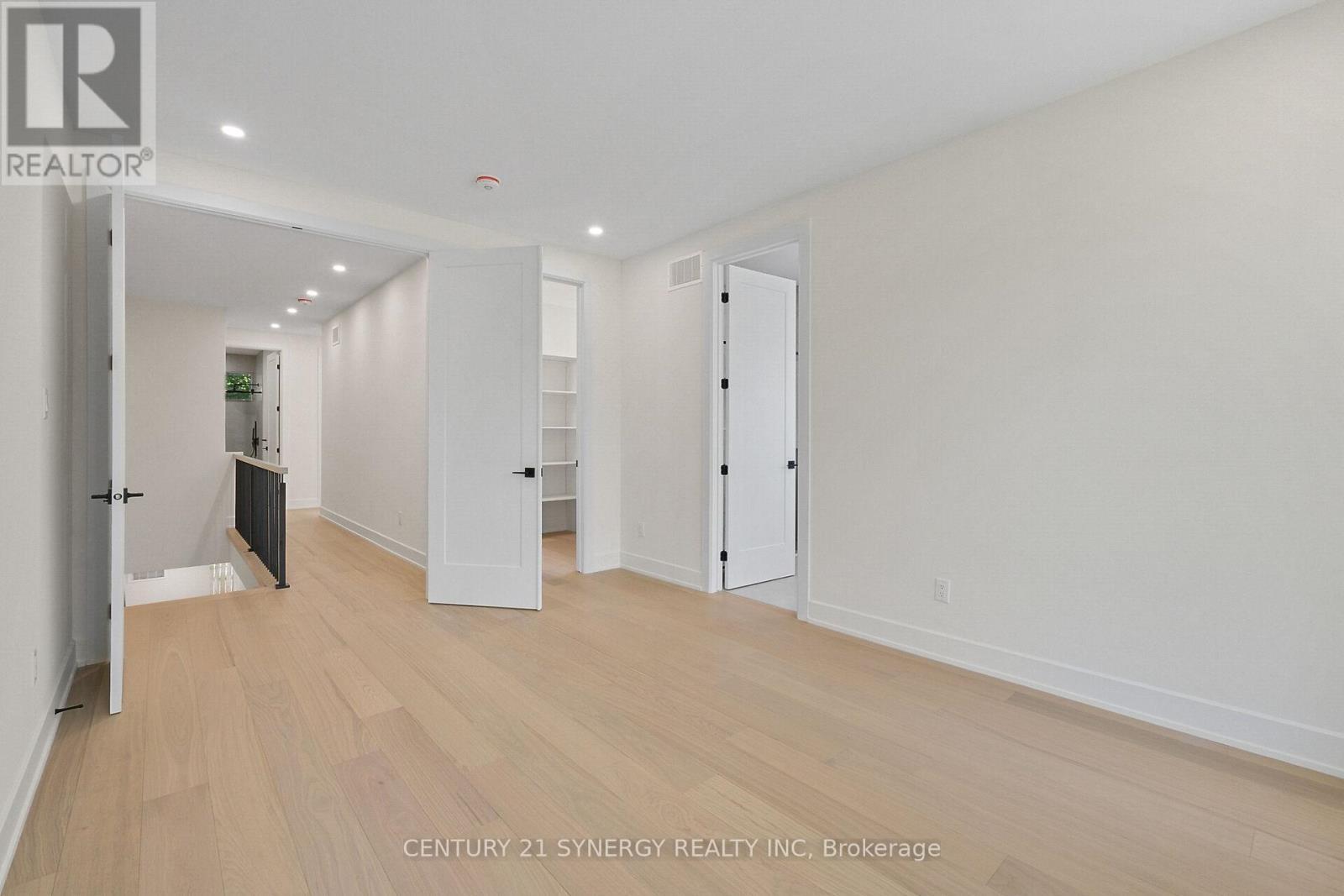 9' Ceilings and 8' Doors - 83 Boyce Avenue, Ottawa, ON