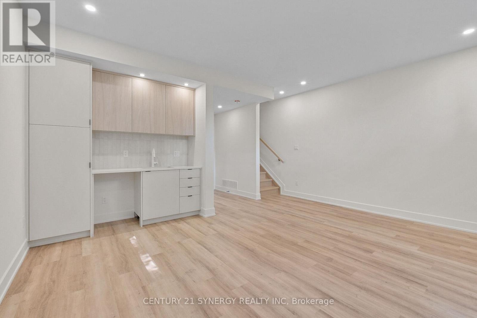 Wet bar with pantry - 83 Boyce Avenue, Ottawa, ON