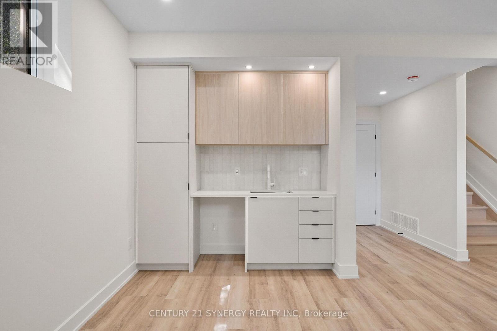 Wet bar with pantry - 83 Boyce Avenue, Ottawa, ON