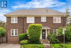 106 COLIN AVENUE Toronto, ON M5P 2C2