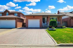 276 Greencedar Drive  Hamilton, ON L9C 6S9