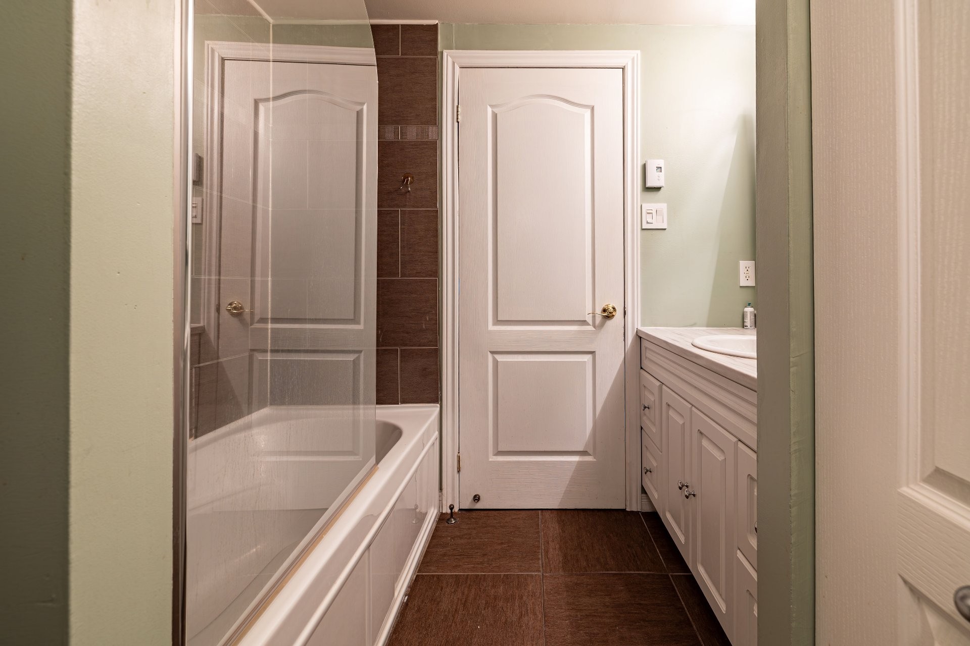 Bathroom - 1100 Av. Royale, Québec (Beauport), QC