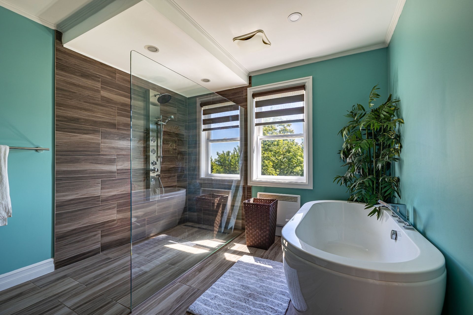 Master Bathroom - 1100 Av. Royale, Québec (Beauport), QC