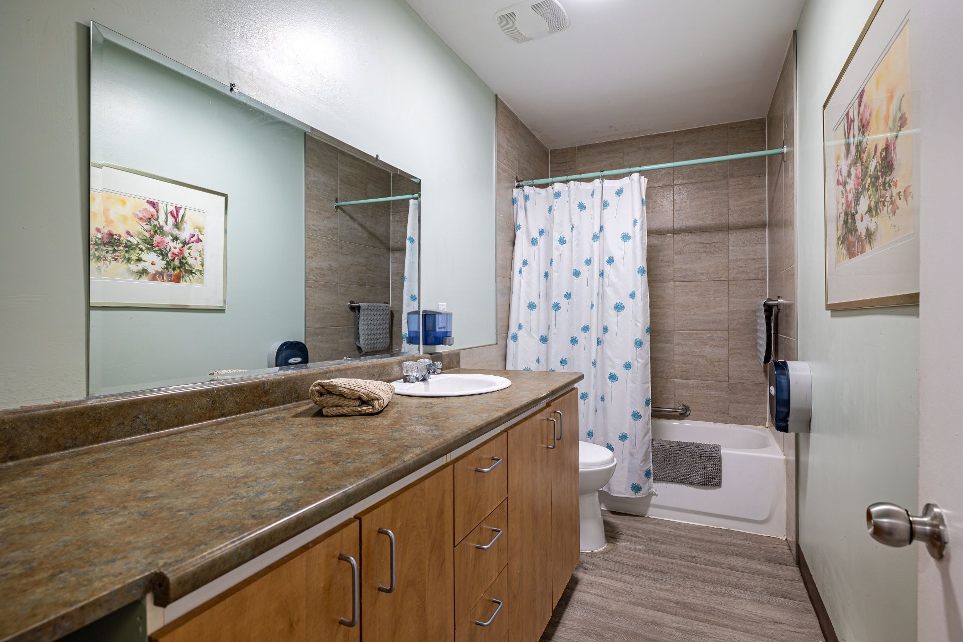 Bathroom - 1100 Av. Royale, Québec (Beauport), QC