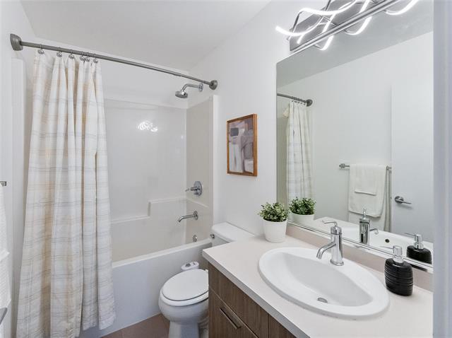 323 Stan Bailie Dr, Winnipeg, MB