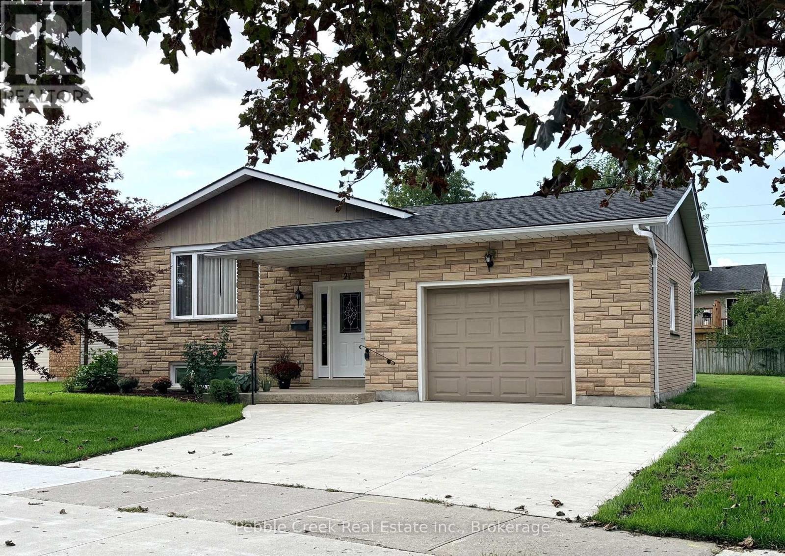 21 Suncoast Drive W, Goderich (Goderich (Town)), ON