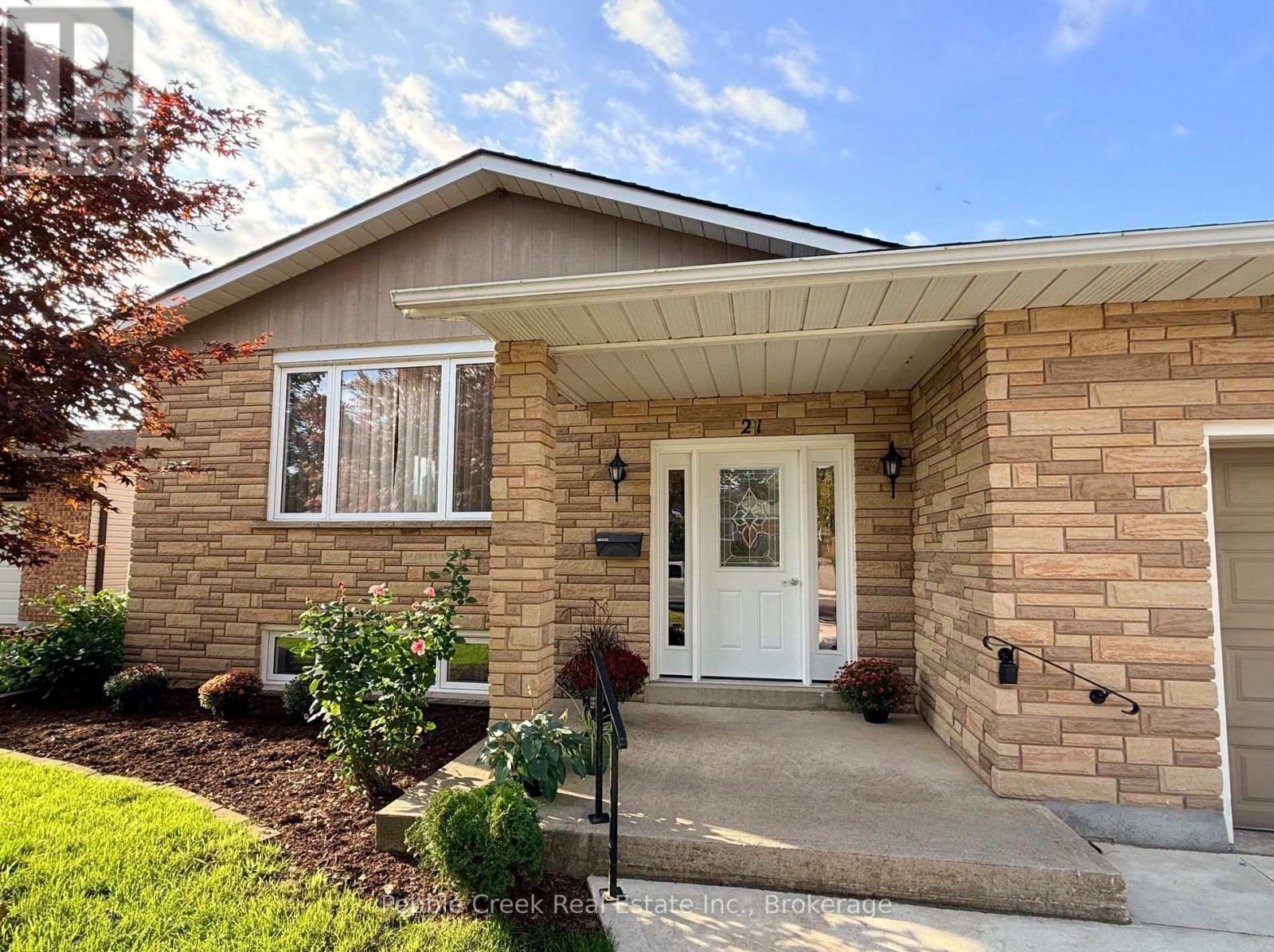 21 Suncoast Drive W, Goderich (Goderich (Town)), ON