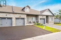 326 LUCY LANE Orillia, ON L3V 8L3