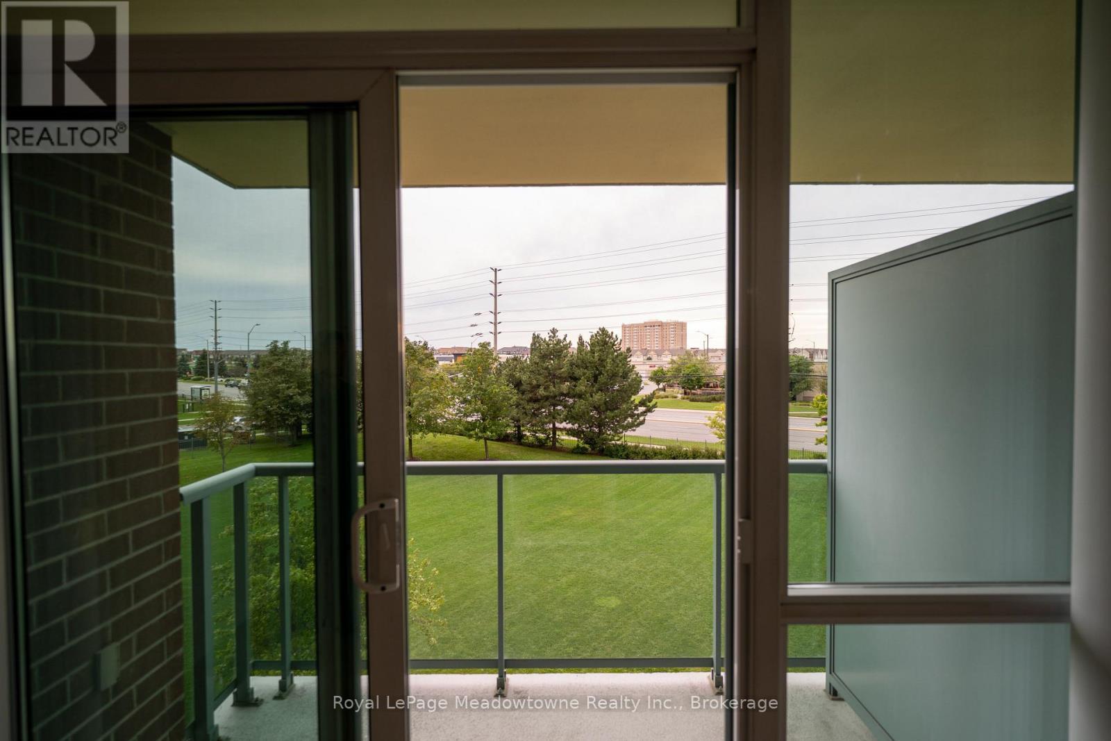 301 - 4879 Kimbermount Avenue, Mississauga (Central Erin Mills), ON