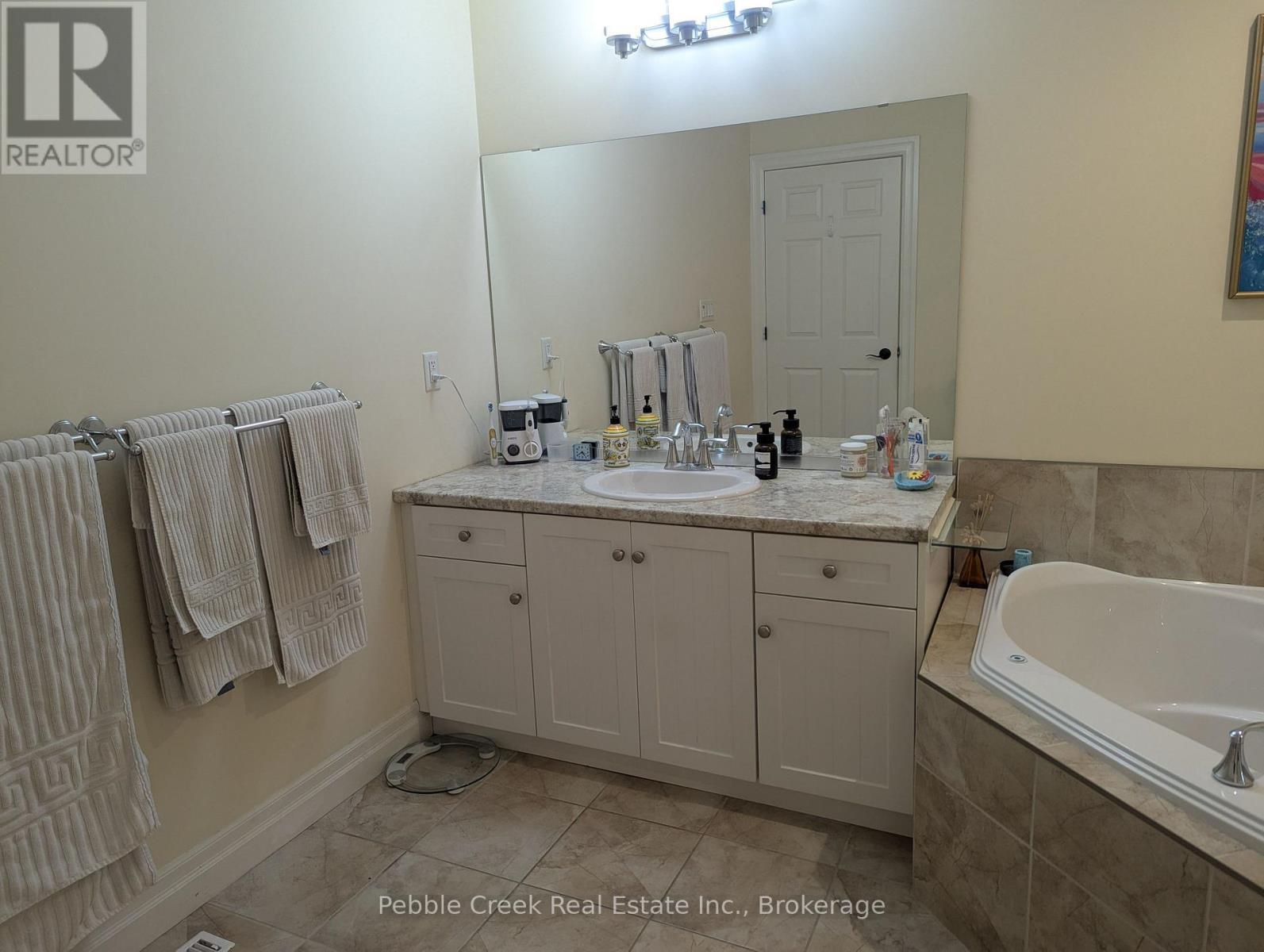 Main Level bathroom - 16 - 27 Fairhaven Lane, Goderich (Goderich (Town)), ON