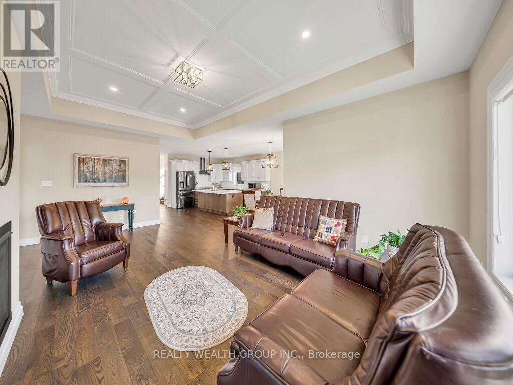 39 Carriage Crossing, Mapleton, ON