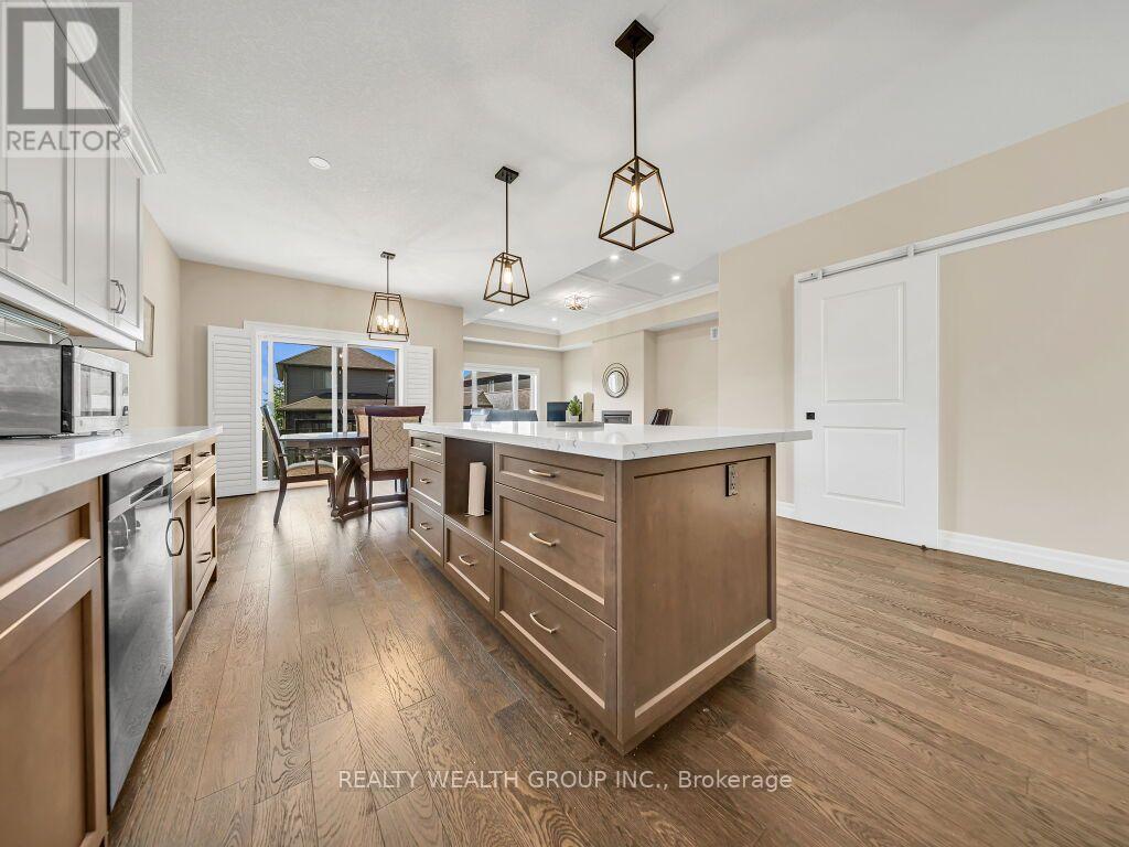 39 Carriage Crossing, Mapleton, ON