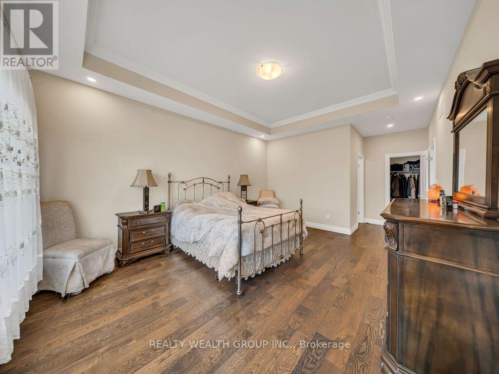 39 Carriage Crossing, Mapleton, ON