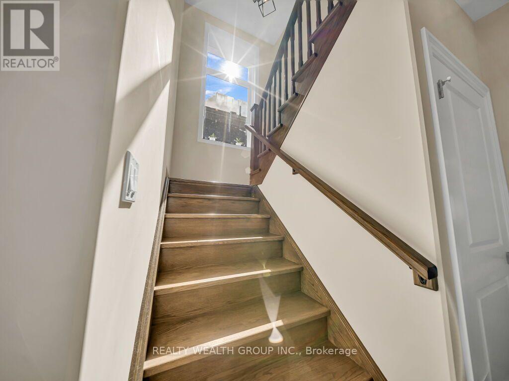 39 Carriage Crossing, Mapleton, ON
