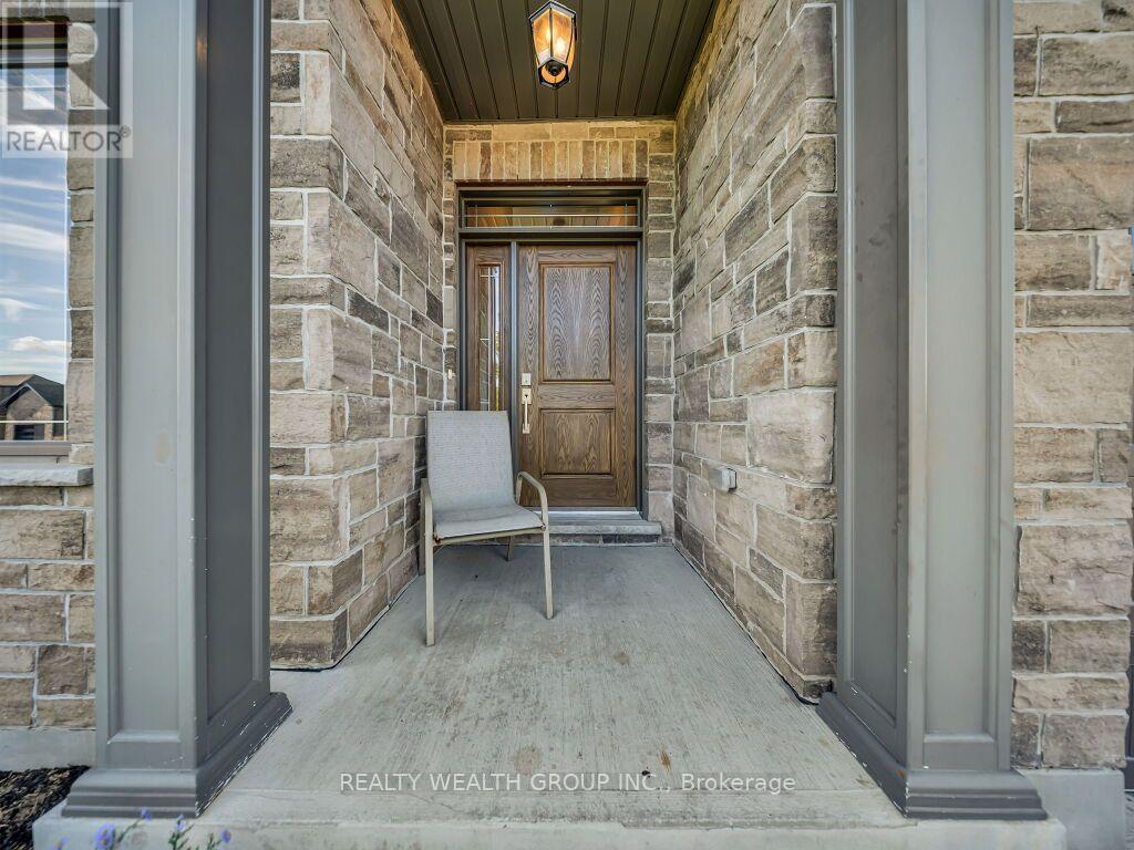 39 Carriage Crossing, Mapleton, ON
