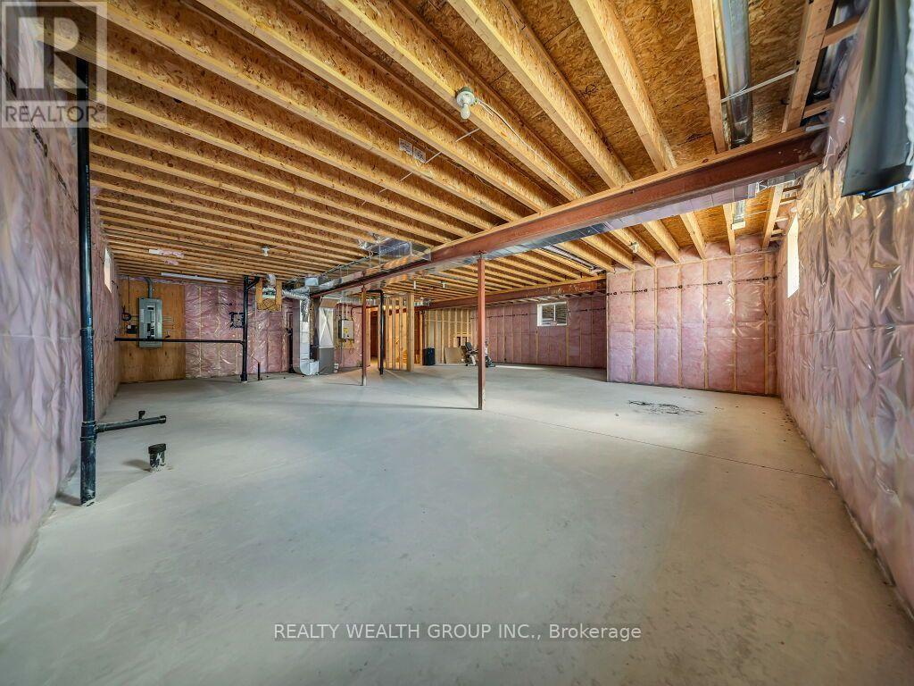 39 Carriage Crossing, Mapleton, ON