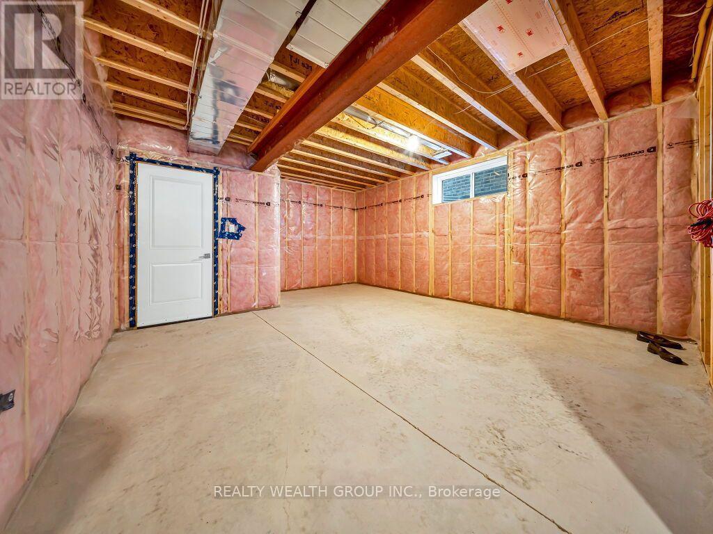 39 Carriage Crossing, Mapleton, ON