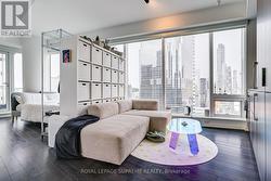 2112 - 197 YONGE STREET Toronto, ON M5B 1M4