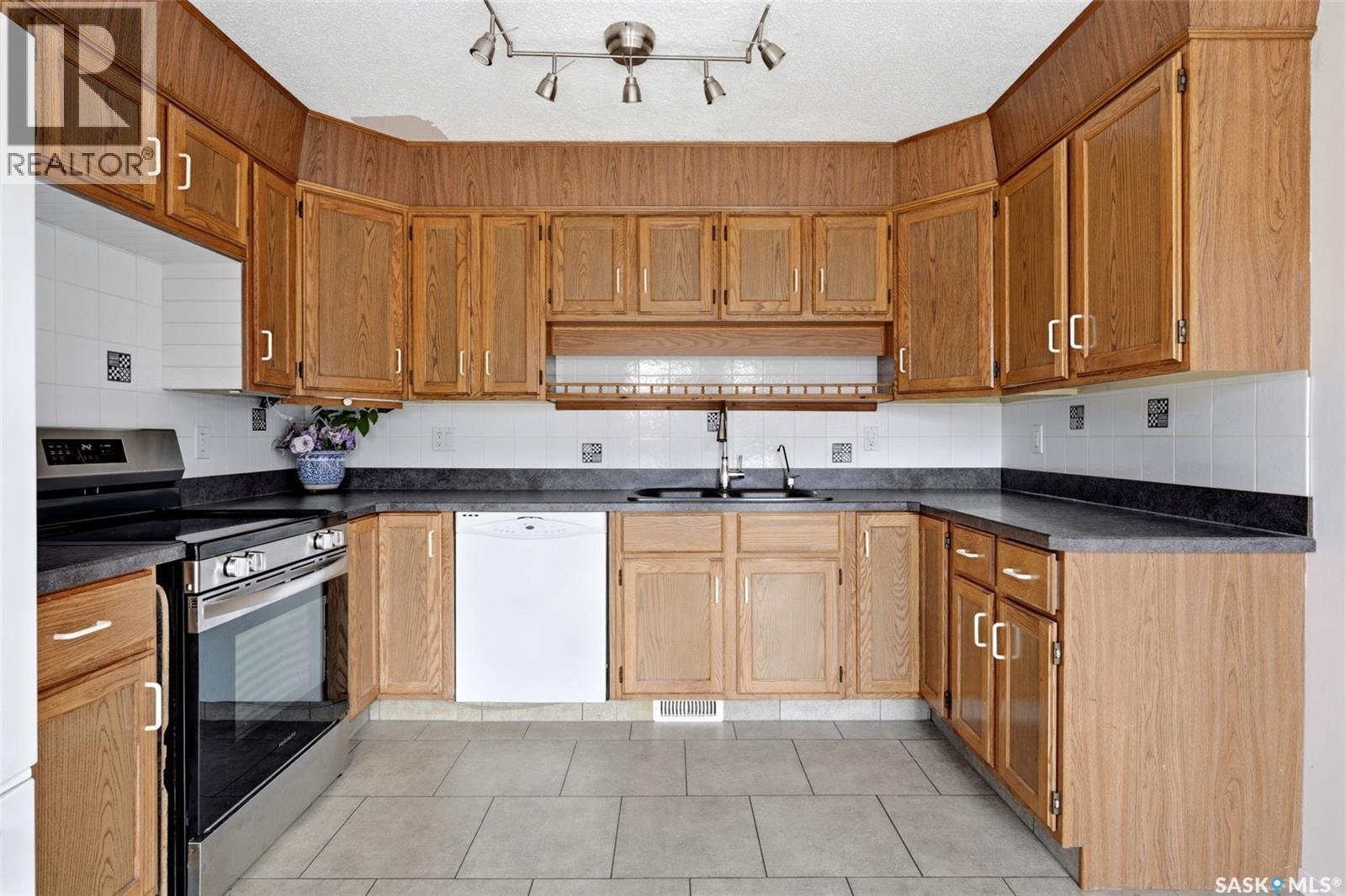 2807 Howell Drive E, Regina, SK