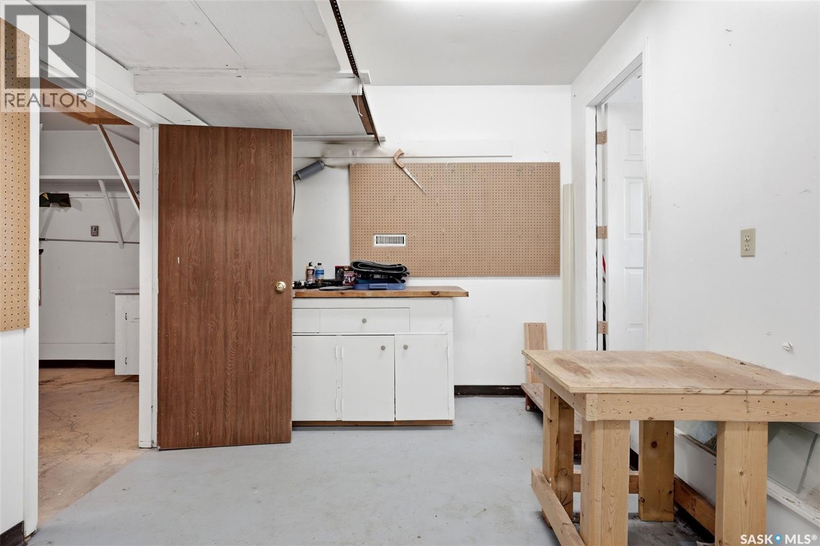 2807 Howell Drive E, Regina, SK