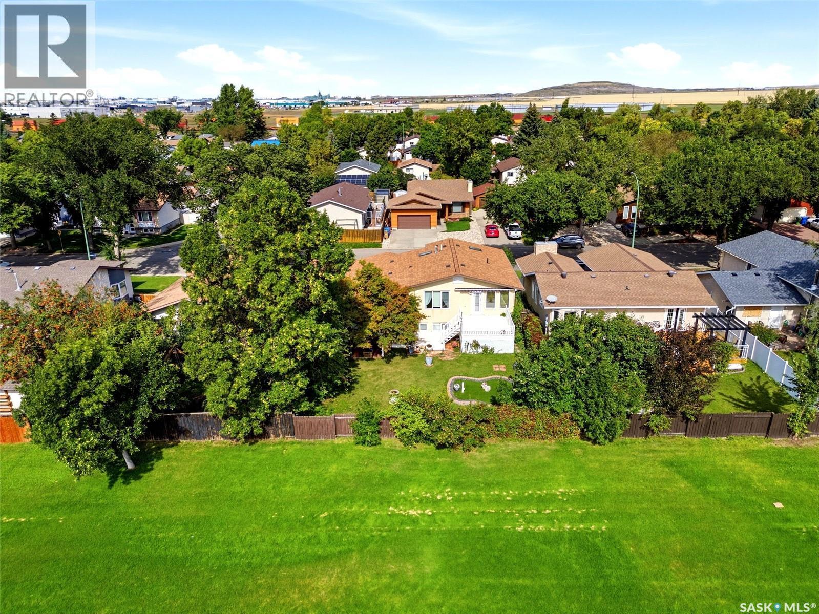 2807 Howell Drive E, Regina, SK