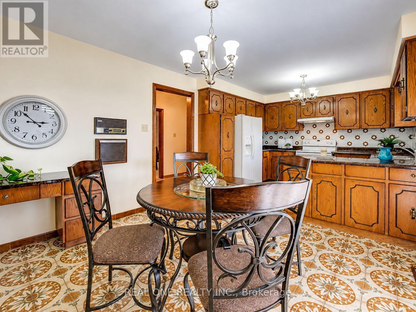 Upper - 2531 Cynara Road, Mississauga, ON
