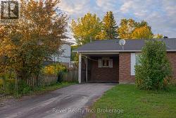 5 SOUTHVIEW CRESCENT North Bay (College Heights), ON P1B 8T9