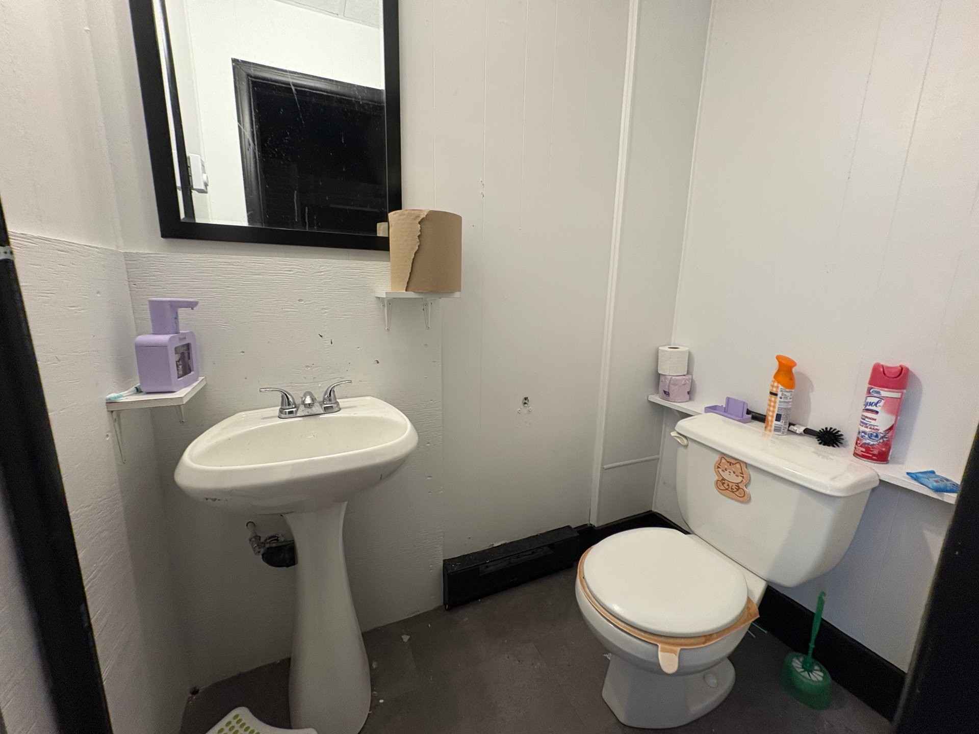 Salle d'eau - 35 Av. Principale, Rouyn-Noranda, QC