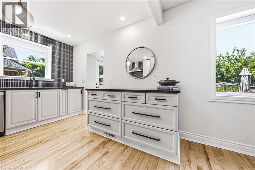 255 Weir Street N, Hamilton, ON