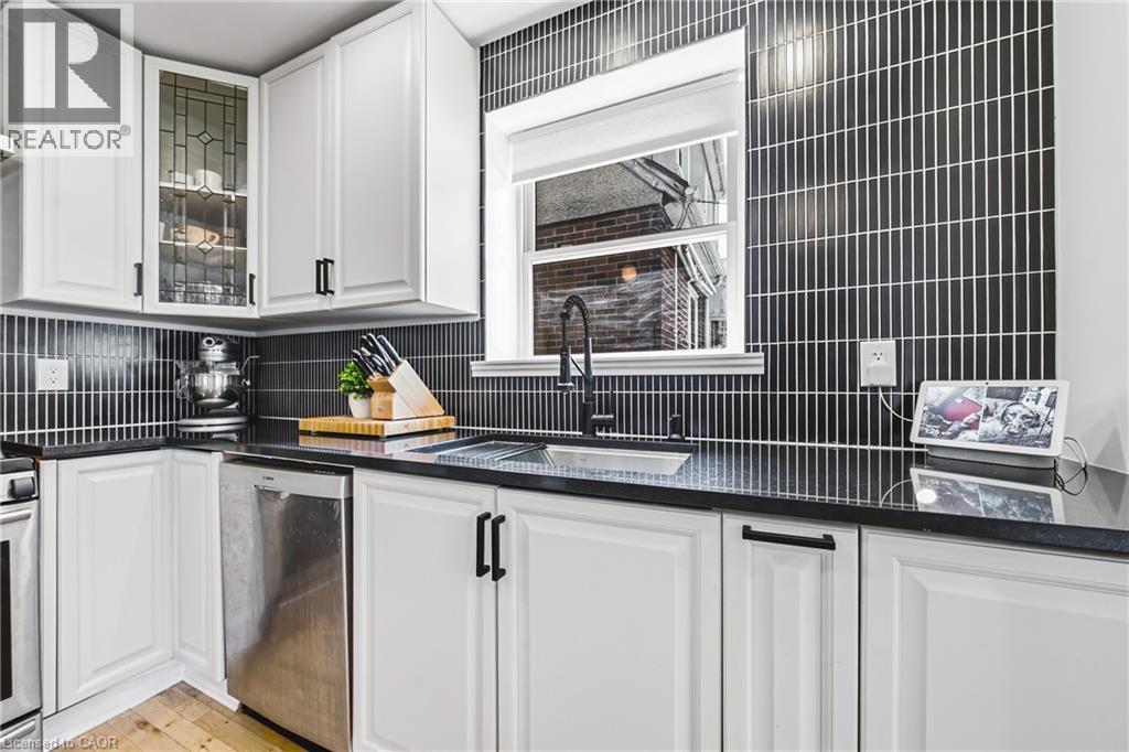 255 Weir Street N, Hamilton, ON