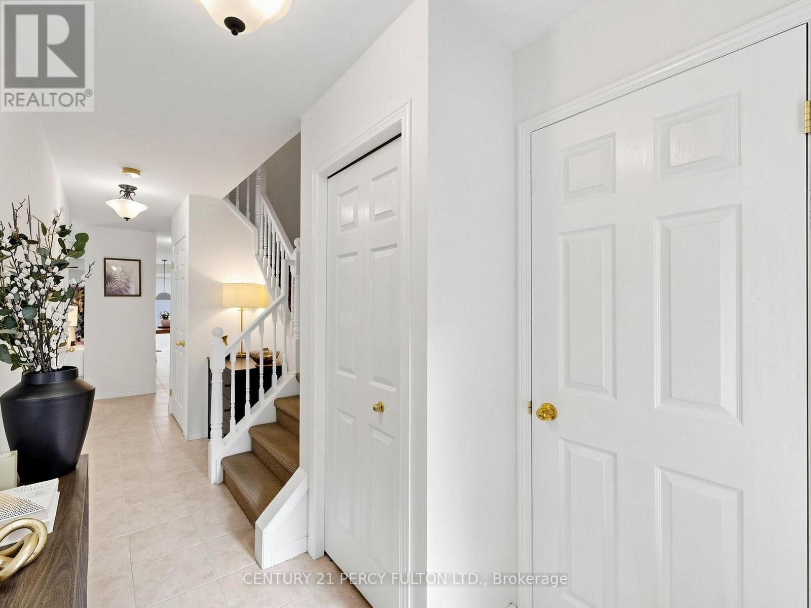 229 Dicenzo Drive, Hamilton, ON