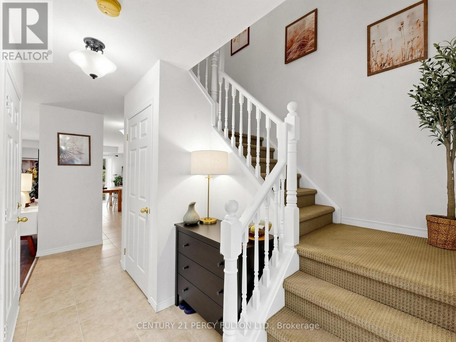 229 Dicenzo Drive, Hamilton, ON