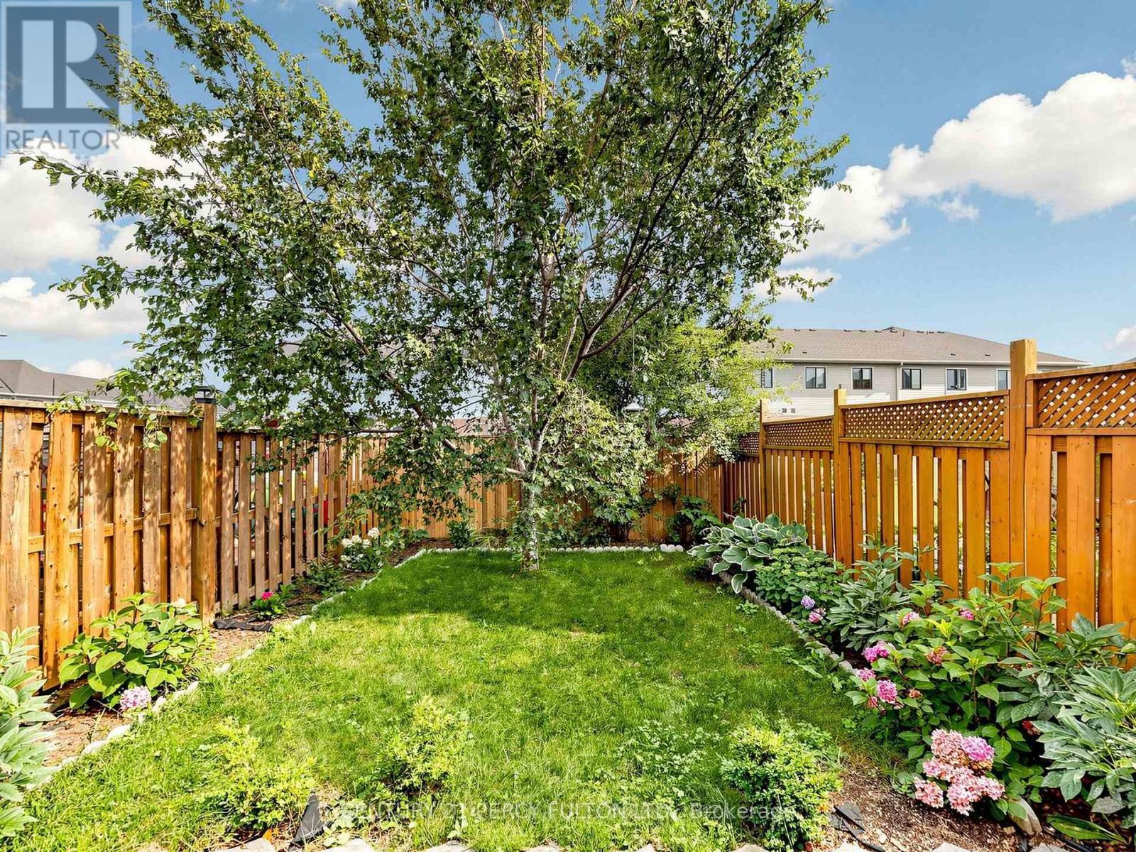 229 Dicenzo Drive, Hamilton, ON