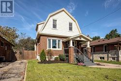 38 EAST 17TH STREET  Hamilton, ON L9A 4M1