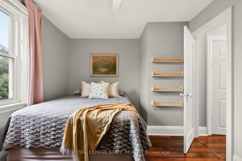 38 East 17Th Street, Hamilton, ON 