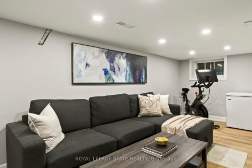 38 East 17Th Street, Hamilton, ON 