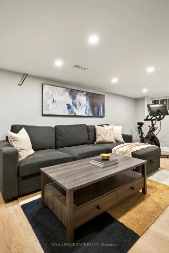 38 East 17Th Street, Hamilton, ON 
