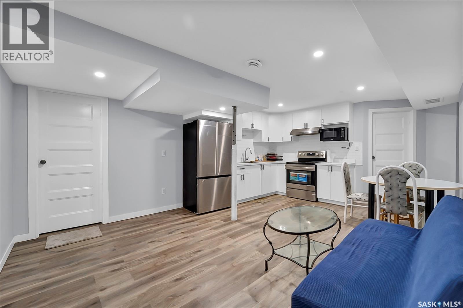 19 Barr Place, Saskatoon, SK - Indoor Photo Showing Kitchen